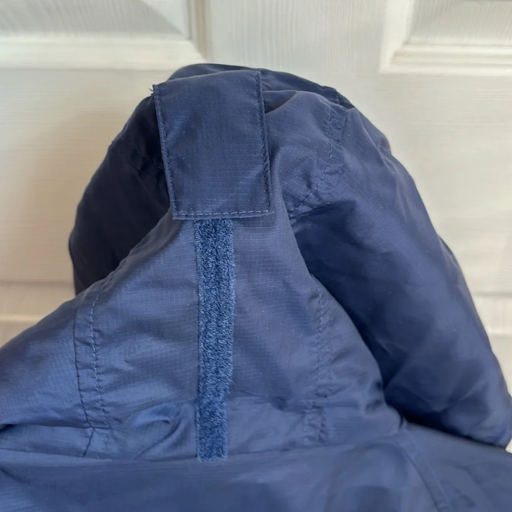 LL BEAN Men’s size XXL Nylon navy blue zip up windbreaker with Roll up hood